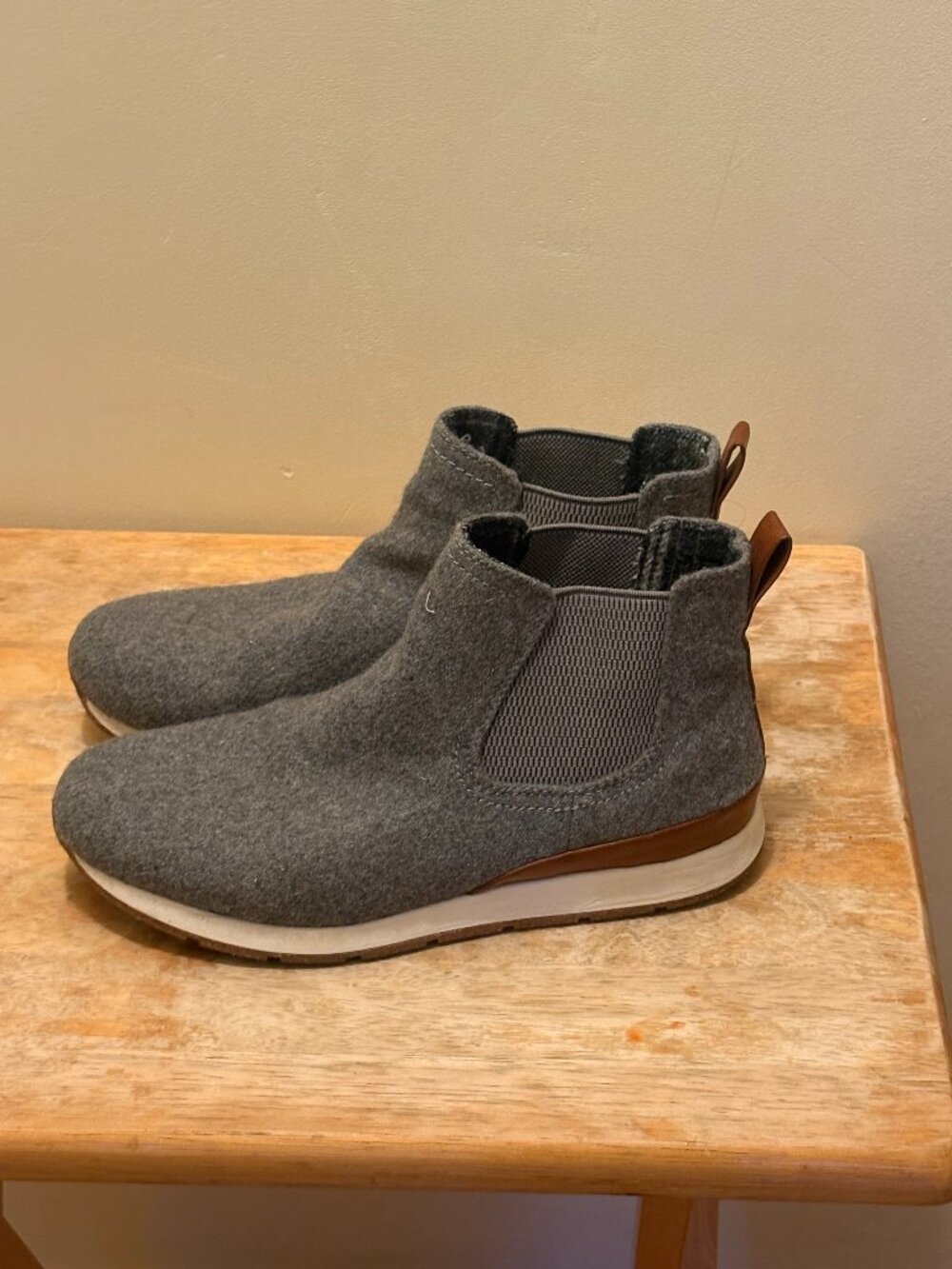Boc Women's Gray Wool Chelsea Boots